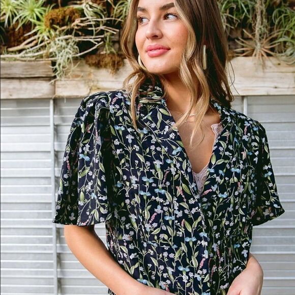 Brand New Andree By Unit Womens Day Lily Button Up Blouse Size Medium - Picture 2 of 6